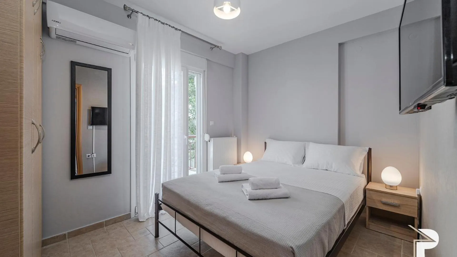 P Deluxe Suites A4 Неа-Миханиона